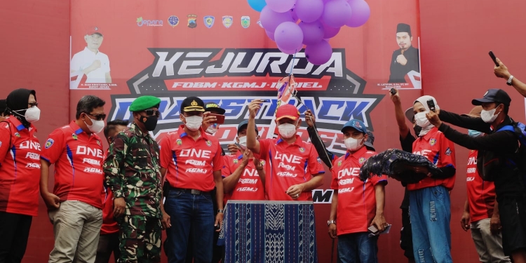 Pembalap Nasional Ramaikan Kejurda Grasstrack Motocross 2021