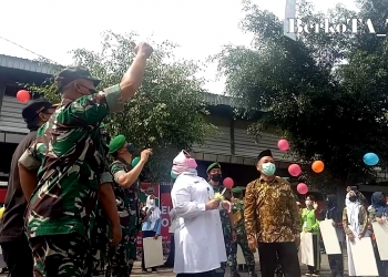 Panser Anoa Mejeng di Pasar Bunder Jadi Tontonan Warga Sragen Peringatan Hari Juang Kartika Ke-76