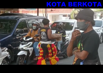 Reog Jalanan di Solo Ngamen Untuk Peduli Semeru