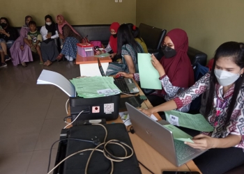 Vaksinasi dan Pemeriksaan HIV Penghuni Kost di Pantai Pungkruk Jepara