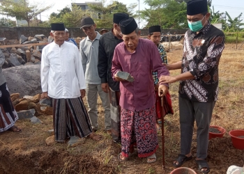 Ketua DPRD Jepara Hadiri Peletakan Batu Pertama Masjid Desa Pringtulis Nalumsari