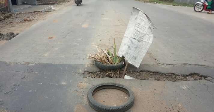 Jembatan Irigasi Berlubang dan berbahaya dikeluhkan Masyarakat Pengguna Jalan Nalumsari Jepara