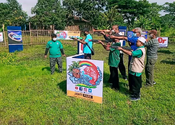 Santri-Santri Janti Ramaikan Arena Airsoftgun di Janti Park