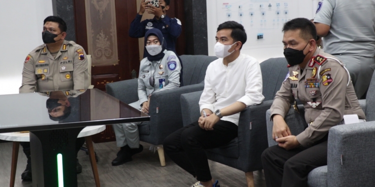 ANAK PAK TRY SUTRISNO IRJEN POL FIRMAN TINJAU TMC POLRESTA SOLO