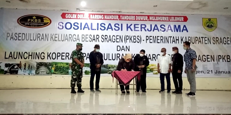 Paseduluran Keluarga Besar Sragen PKBS & Bupati Yuni Teken MOU Kerjasama