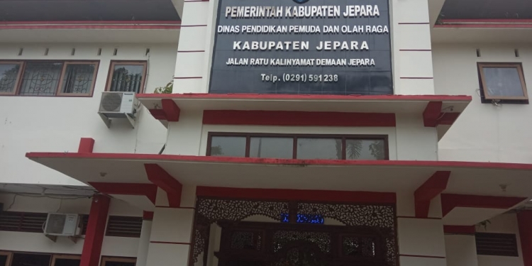 Guru di Jepara Mengeluh Karena Merasa di PHK Sepihak Oleh Yayasan