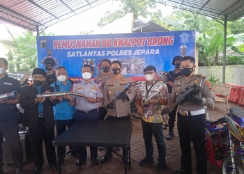 Polres Jepara Musnahkan Knalpot Brong Hasil Razia