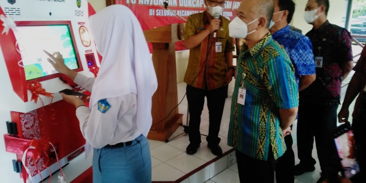 Bupati Jepara Luncurkan 16 Mesin Anjungan ADM di 16 Kecamatan