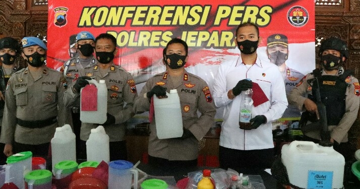 Kasus Miras Oplosan Yang Menewaskan 9 Remaja diGelar Polres Jepara