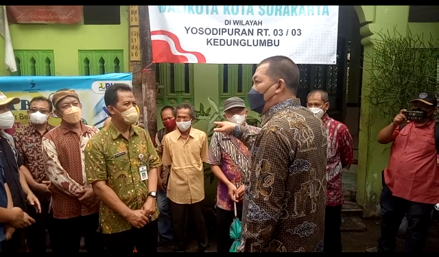 Ganti Gibran , Teguh Resmikan KOTAKU di Kedunglumbu Pasarkliwon