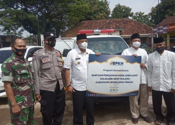 Desa Tigajuru Mayong Antusias Sambut Bantuan Mobil Ambulance DPR RI