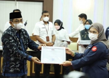 Bupati Anwar Sadat Terima Sekaligus Tiga Piagam Penghargaan Dari KPK RI