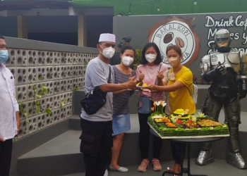 Soft Opening Kafe BAKALKOPI Diwarnai Santunan Yatim Piatu