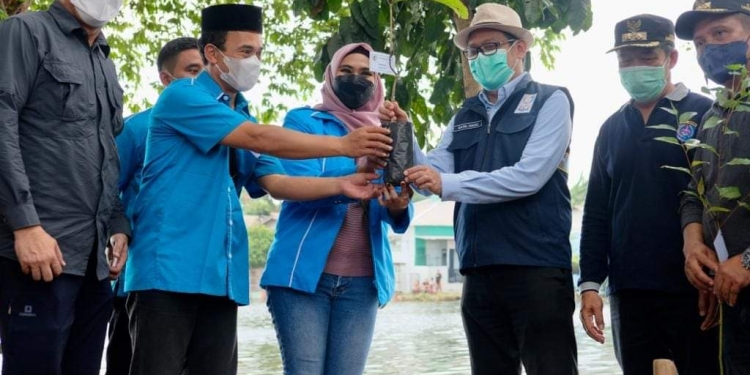 PK KNPI Cipayung Tanam Ribuan Benih Ikan dan Pohon Di Setu Citayem