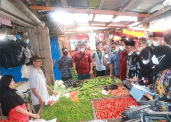 Bupati Anwar Sadat Sidak Pasar, Pastiķan Sembako Stabil