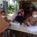 Warga Parakan Jaya Kemang Hari Ini, Antri BST