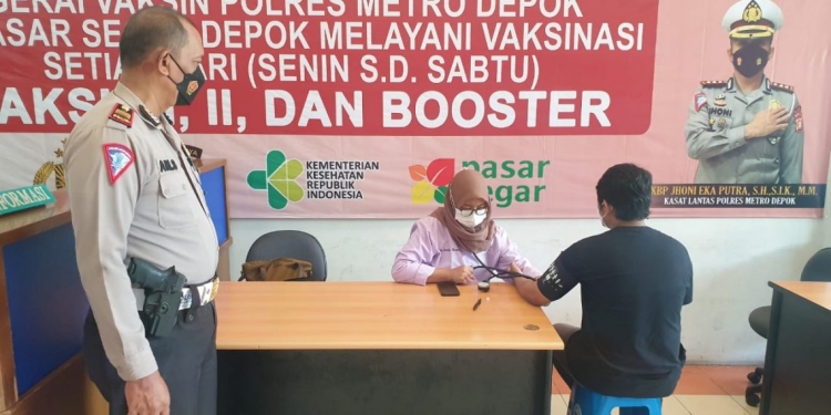 Satpas Sim 1221 Pasar Segar Sukmajaya, Gelaran Vaksin Tema Mudik Oke! Sehat Oke! Penguat Oke.