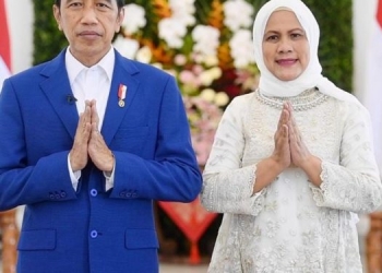 Momen Lebaran, Presiden Jokowi Bersama Ibu Negara Sampaikan Selamat Hari Raya Idul Fitri 1443 Hijriah/2022