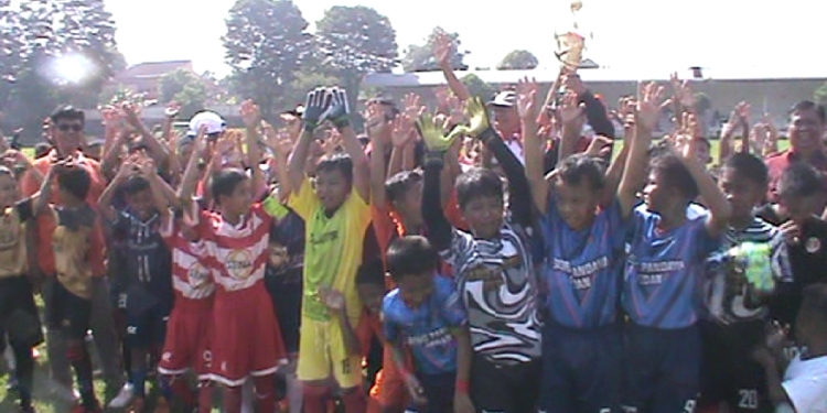 Turnamen Sepakbola KU-11 IM Sragen , Piala KONI Jateng di Stadion Taruna Sragen