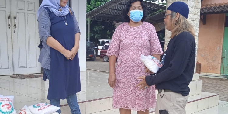 Mitra Reskrim Comunnity ( MRC ) Jepara Kunjungi Dan Berbagi Dengan Warga Gereja