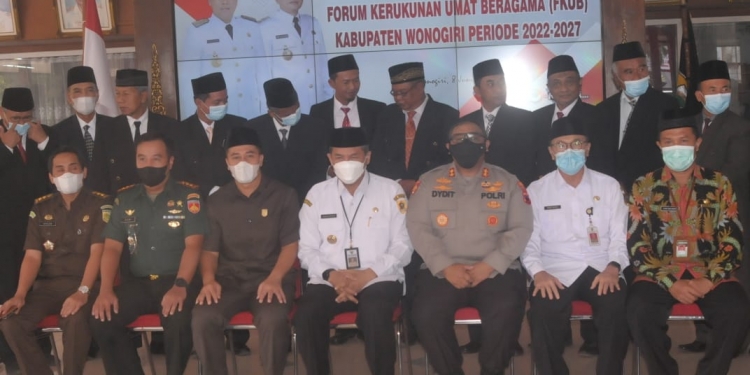 Guna Merawat Kerukunan *Pengurus FKUB Wonogiri Dikukuhkan Bupati.*
