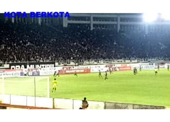 Slemania dan BCS Berpesta Ria di Stadion Manahan Ajang Piala Presiden