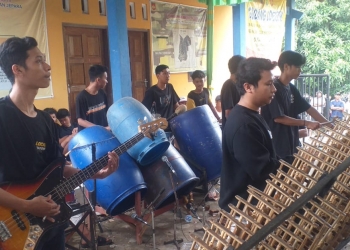 Sedekah Bumi Desa Rengging Kearifan Lokal Diiringi Seni Tongtek