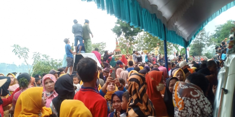 Sedekah Bumi : Festival Nasi Pincuk 1000 Samir Di Desa Tengguli