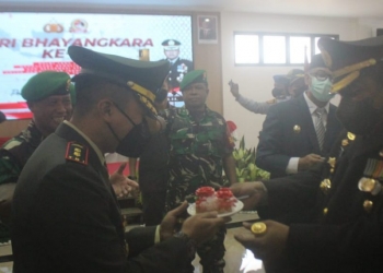 Hut Bhayangkara Ke 76, Dandim Kabupaten Bogor Beri Surprise Untuk Kapolres Bogor