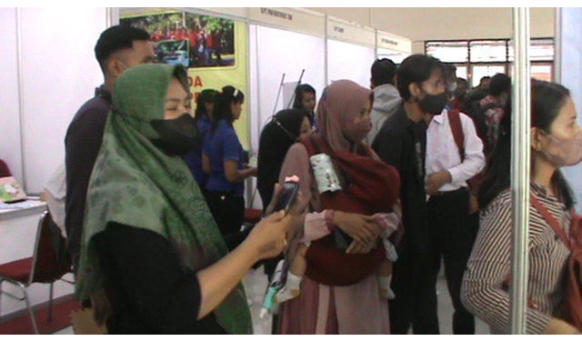 Ribuan Pencari Kerja Sragen Serbu Job Fair 2022 di Gedung Kartini