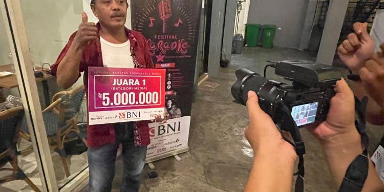Festival Karaoke Media dan Korporasi BUMN 2022, Perwakilan PWI Depok Keluar Sebagai Juara I