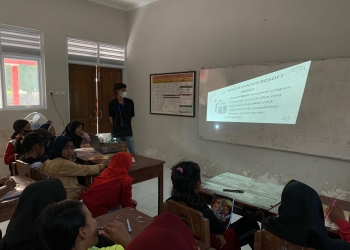 KKNT MBKM UNISRI Adakan Pelatihan Teknologi Informasi Pada Penggunaan Aplikasi Microsoft Word di Sekolah Dasar