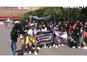 Jelang Laga Persis vs PSIS Panser Girl & Srikandi Pasoepati Gelar Aksi Tolak Kekerasan Pelecehan Seksual