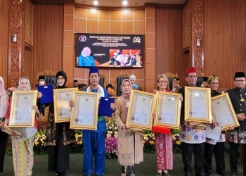 HUT DPRD Kota Depok Ke-23, 7 Anggota DPRD Meraih Penghargaan BKD Award