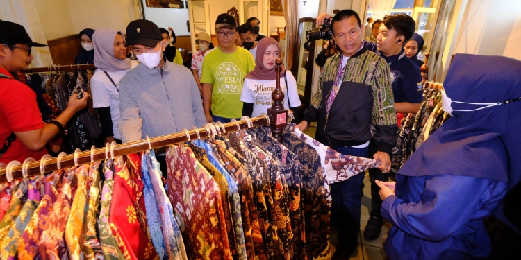 Gibran Solo Ajak Para Walikota Smart City ke Kampung Batik Kauman
