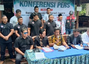 Robinson Gelar Konferensi Pers Terkait Laporan Plat K