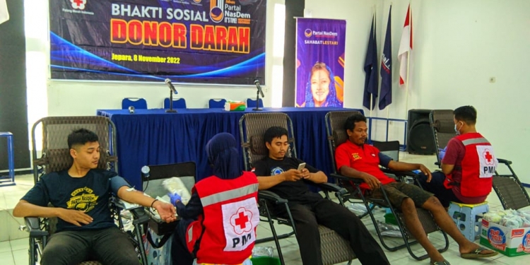 Peringati HUT ke-11, Partai Nasdem Jepara Gelar Donor Darah