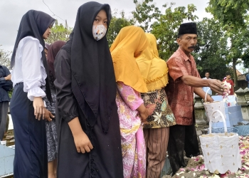 Wartawan Sragen Wardoyo Dimakamkan