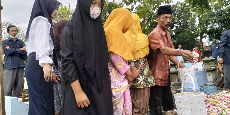 Wartawan Sragen Wardoyo Dimakamkan