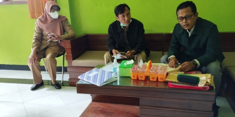 Tanah Wakaf di Bengkok kan ( Banda) Lalu Di Kapling