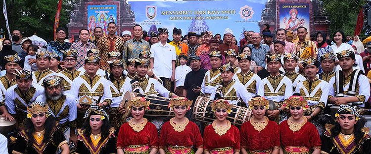 GIBRAN SOLO IKUTI Nyepi di Kota Solo YANG ada Ogoh OgohNYA