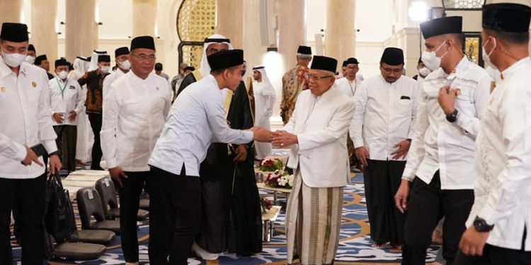 Gibran Solo Temani Wapres Isra Mi’raj Di Masjid Syekh Zayed