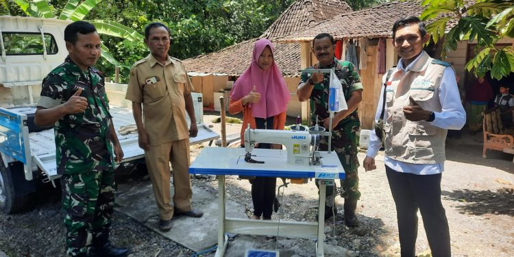 YBM PLN UP3 Surakarta Gandeng Koramil 17/Sumberlawang Serahkan Bantuan Untuk Dhuafa