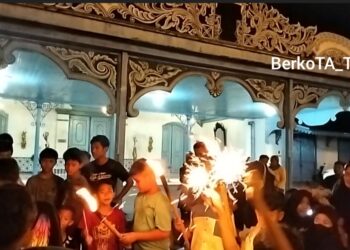 Iedul Fitri 1444 H , Takbiran Keliling Kompleks Keraton Kasunanan Solo
