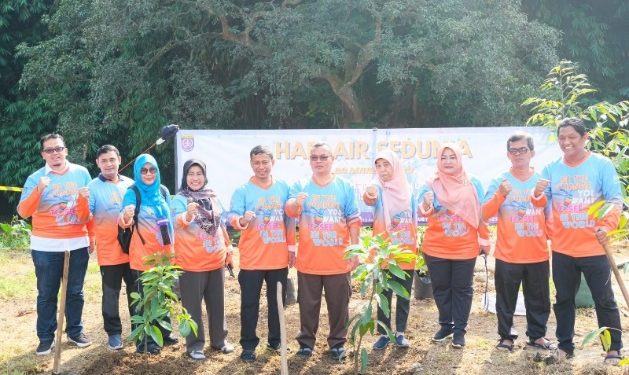Hari Air Sedunia : Tirta Asasta Depok Tanam Pohon, Susuri Sungai Ciliwung