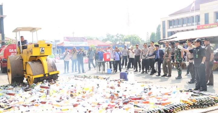 Jelang Hari Raya Idul Fitri, Polres Jepara Musnahkan Barang Bukti Hasil Operasi KRYD