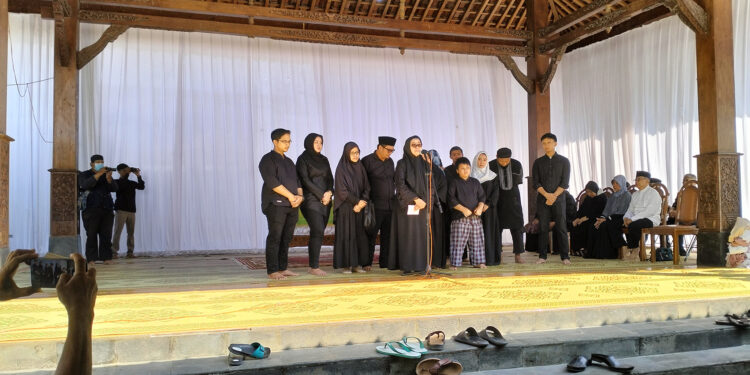 Rozak Rais Berpulang Umar Hasyim  Terkenang Saat Jadi Makcomblangnya