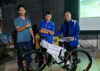 FIFA Frendlygame,  Umar Hasyim PAN, Beri Doorprice Sepeda Warga Tipes Solo Saat Nonbar 