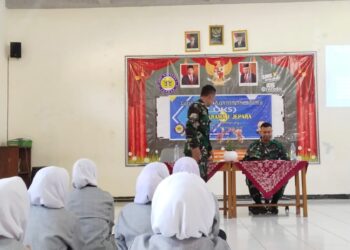 Bentuk Generasi Muda Berpotensi Dua Anggota Koramil 08/Keling Berikan Materi Wasbang