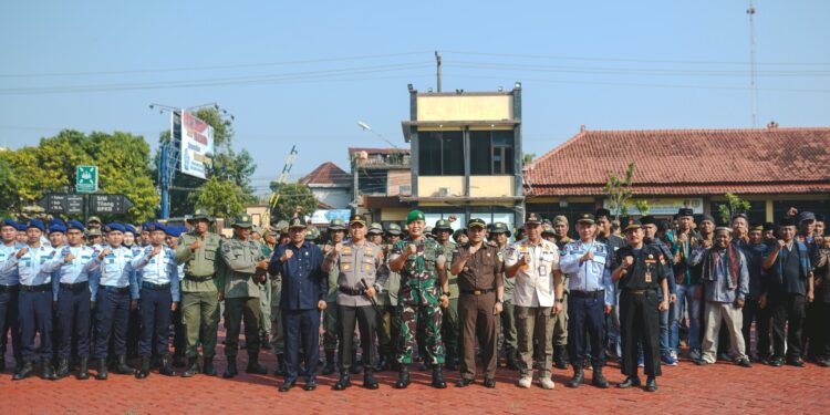 Hadiri Apel Kasatkamling, Dandim 0719/Jepara Berikan Ucapan Selamat Kepada Pos Kamling Berprestasi